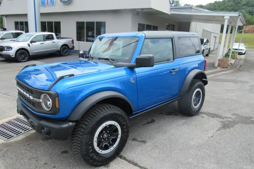 2024 Ford Bronco Black Diamond photo 1