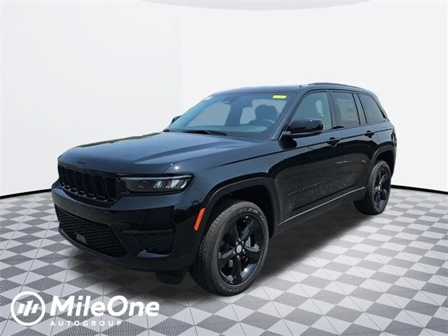 2025 Jeep Grand Cherokee Laredo Sport photo 1