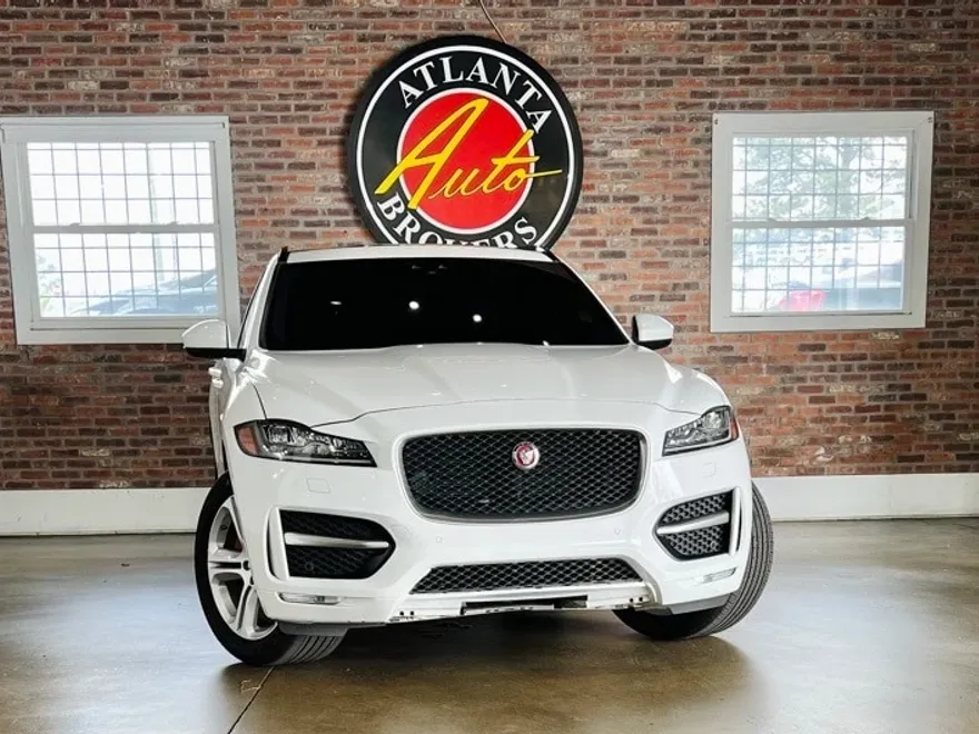 2017 Jaguar F-PACE R-Sport photo 1