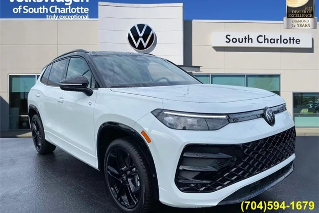 2025 Volkswagen Tiguan SE R-Line Black photo 1