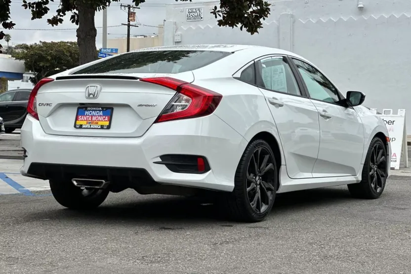 2020 Honda Civic Sport photo 1