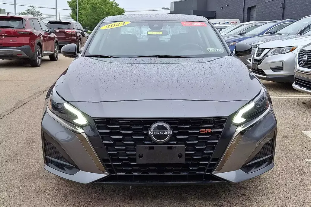 2024 Nissan Altima 2.5 SR photo 1