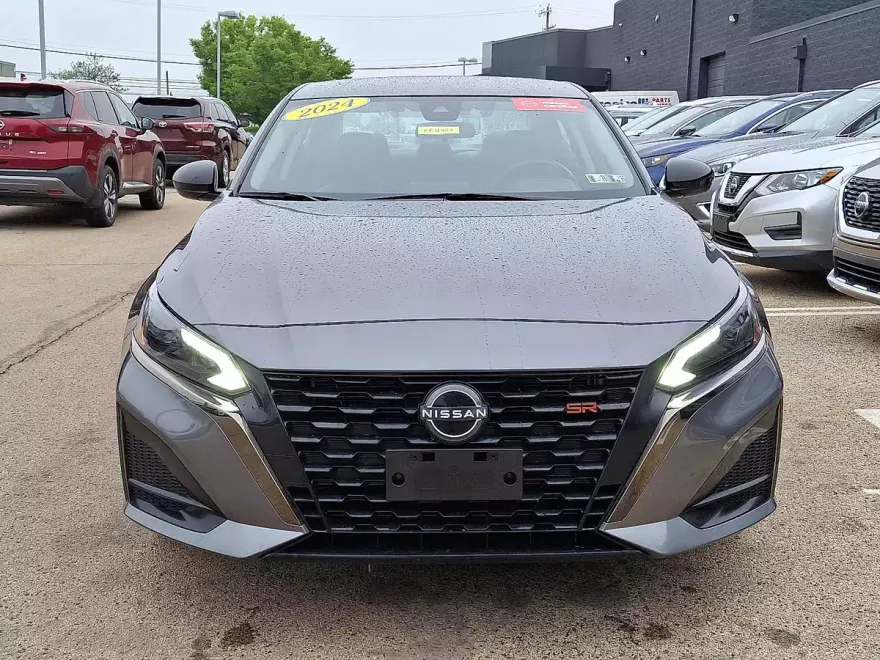 2024 Nissan Altima 2.5 SR photo 1