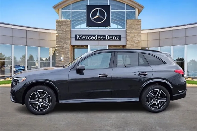 2026 Mercedes Benz GLC 300 4MATIC photo 1