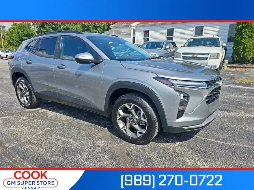 2024 Chevrolet Trax LT photo 1