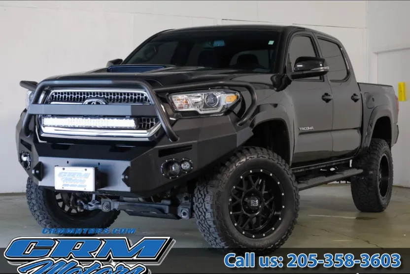 2017 Toyota Tacoma SR5 Double Cab V6 4x4 photo 1