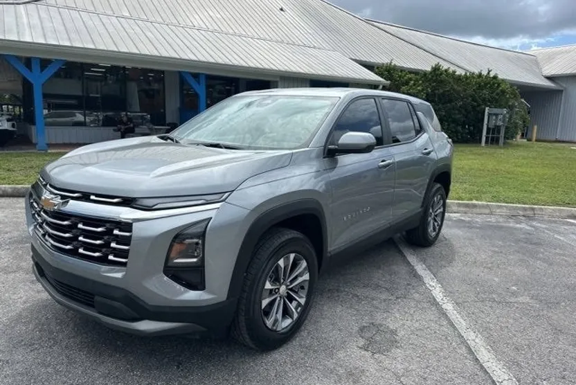 2026 Chevrolet Equinox LT photo 1