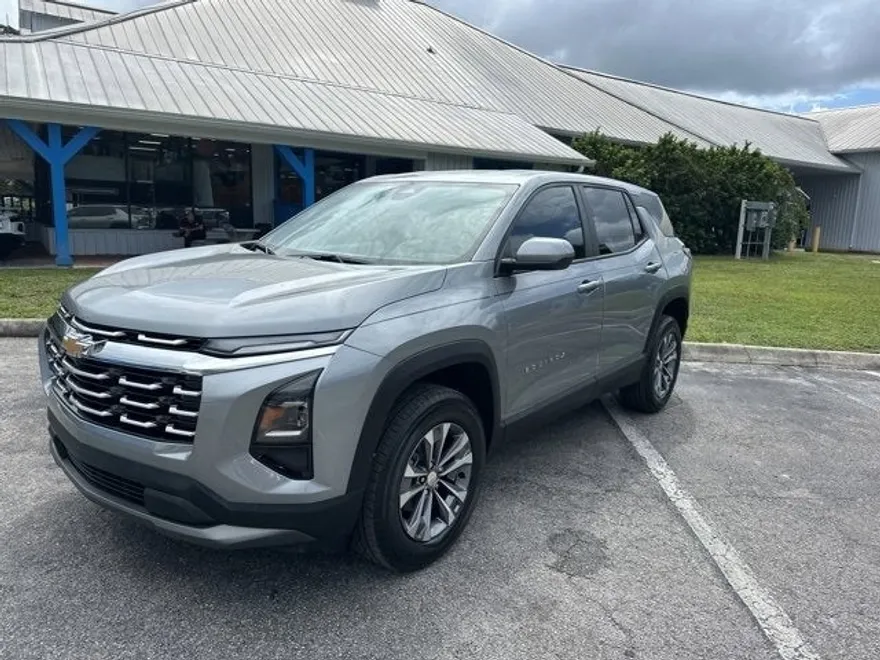2026 Chevrolet Equinox LT photo 1
