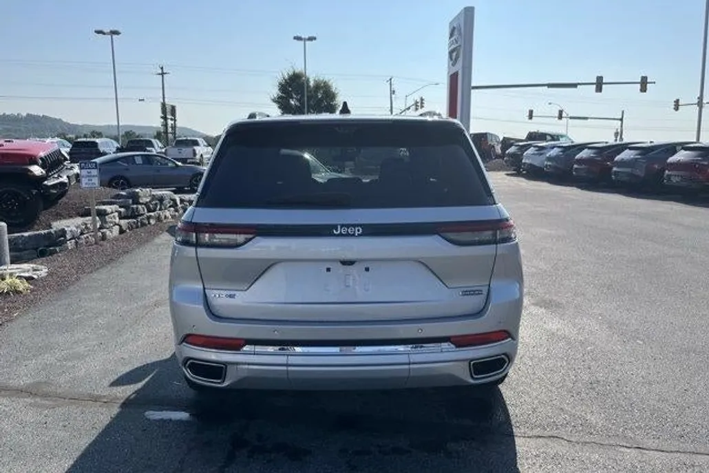 2024 Jeep Cherokee Overland 4xe photo 1