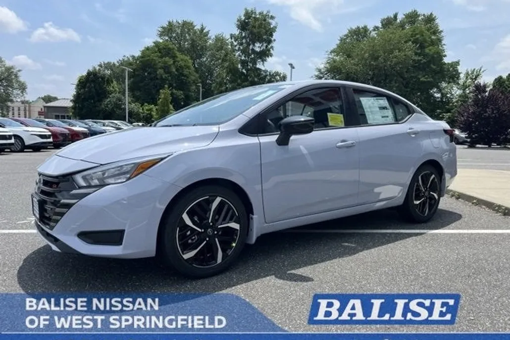 2025 Nissan Versa SR photo 1