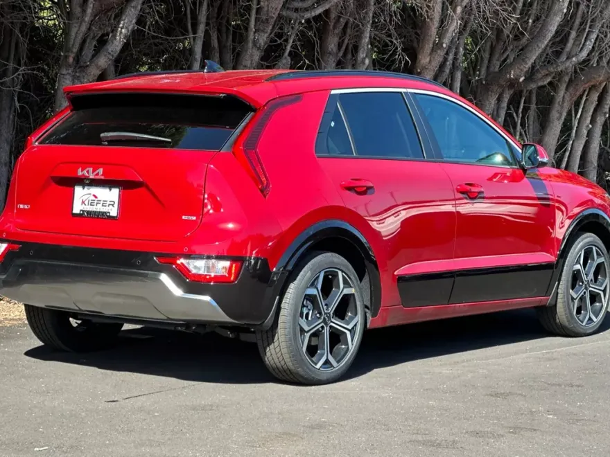 2025 Kia Niro EX Touring photo 1