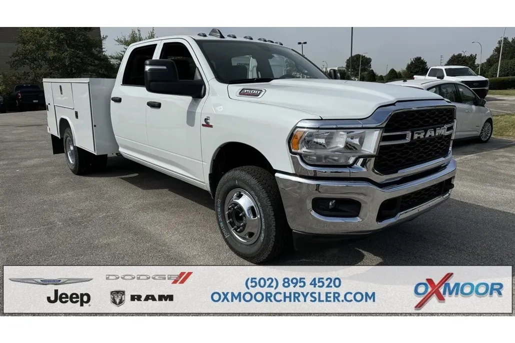 2024 Ram 3500 Tradesman photo 1