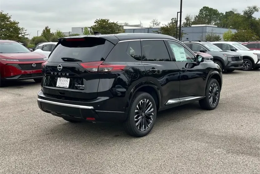 2026 Nissan Rogue Platinum photo 1