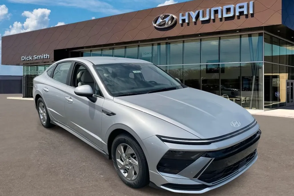 2025 Hyundai Sonata SE photo 1