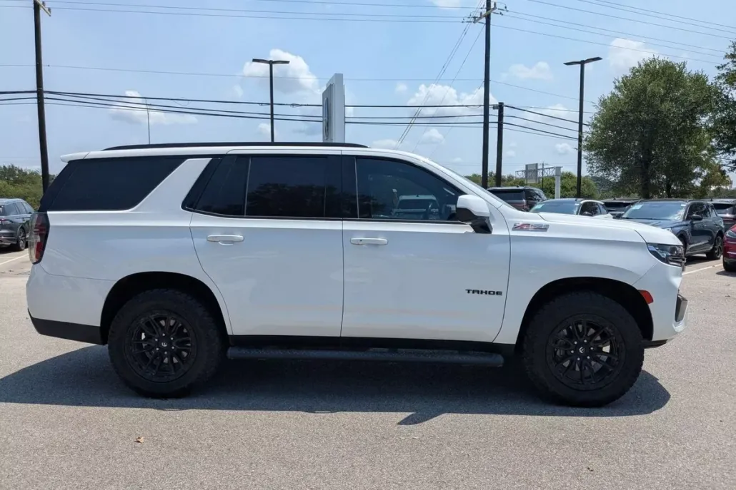 2021 Chevrolet Tahoe Z71 photo 1