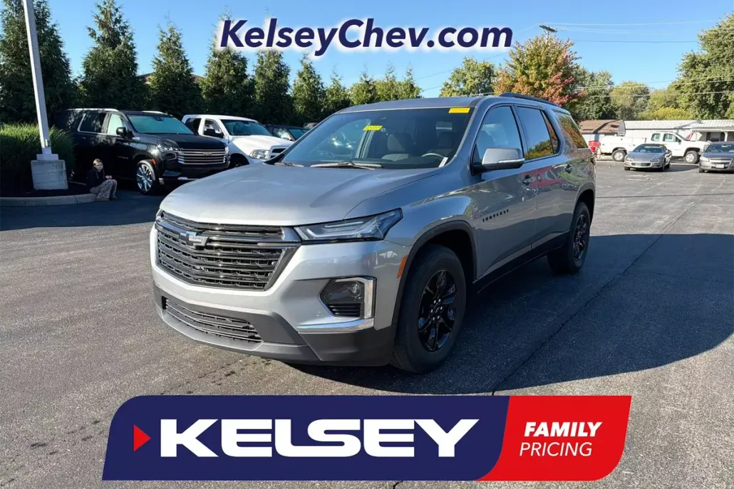 2023 Chevrolet Traverse Cloth photo 1
