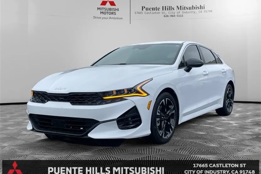 2023 Kia K5 GT-Line photo 1