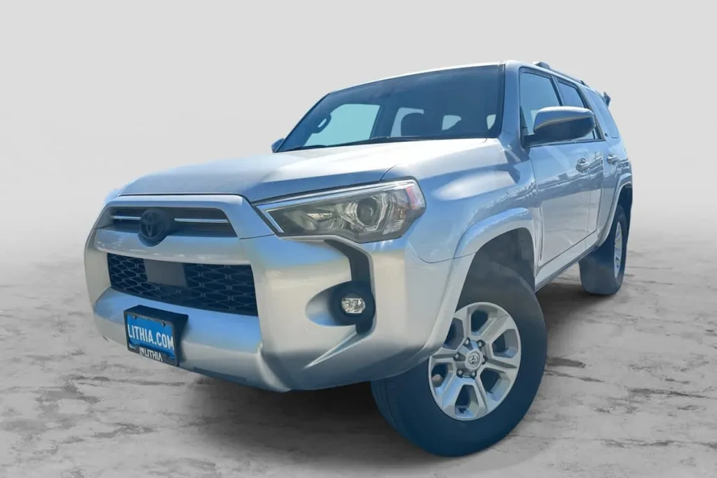2022 Toyota 4Runner SR5 photo 1
