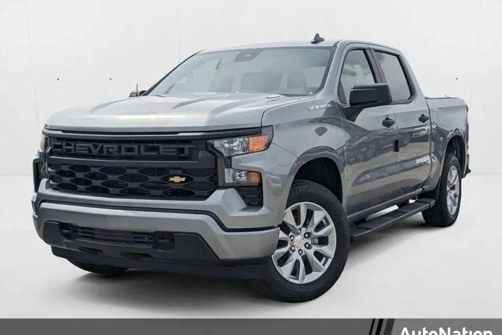 2025 Chevrolet Silverado 1500 Custom photo 1