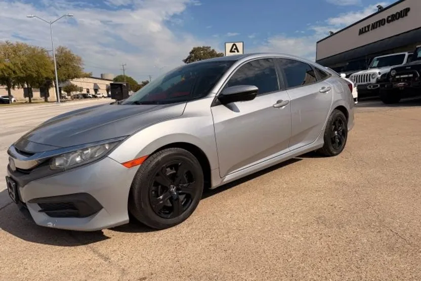2018 Honda Civic LX photo 1