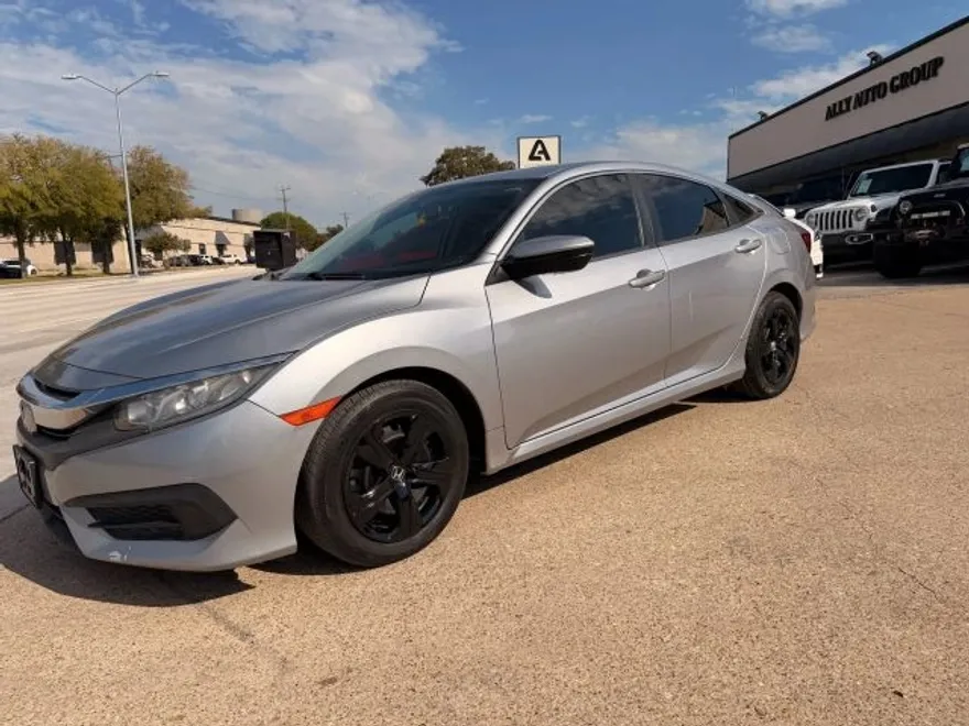 2018 Honda Civic LX photo 1