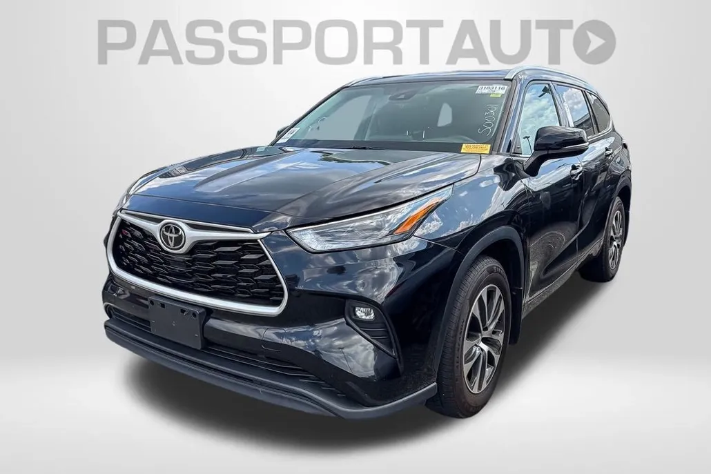 2022 Toyota Highlander XLE photo 1