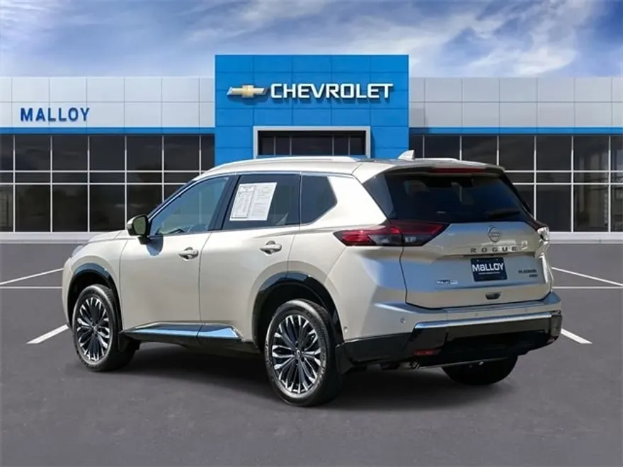 2024 Nissan Rogue Platinum photo 1