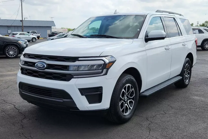 2022 Ford Expedition XLT photo 1