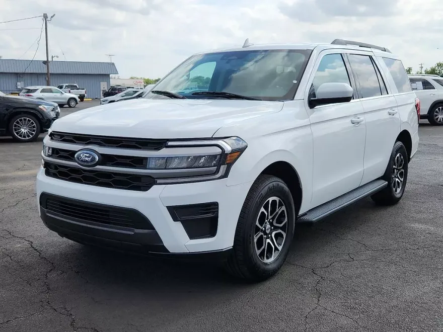 2022 Ford Expedition XLT photo 1