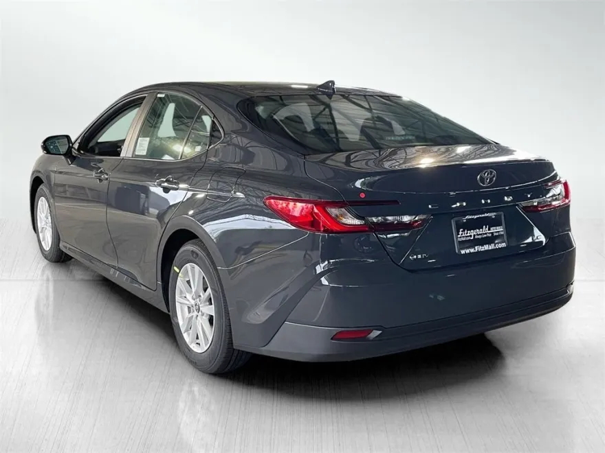 2026 Toyota Camry LE photo 1