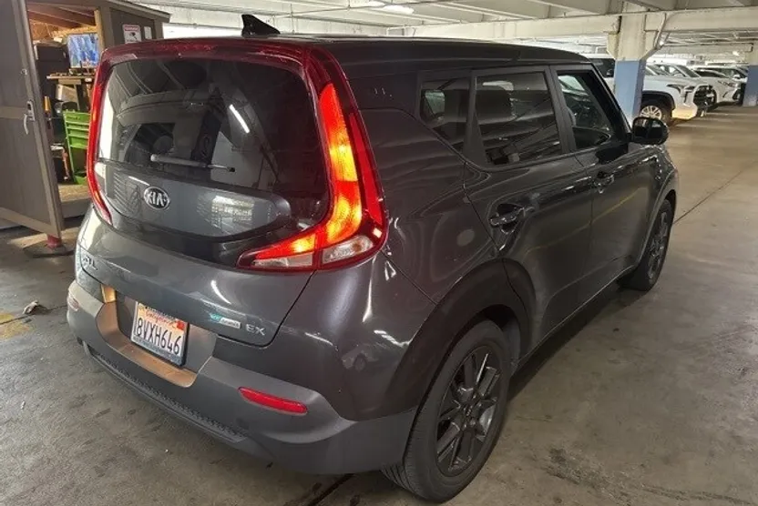 2021 Kia Soul EX photo 1