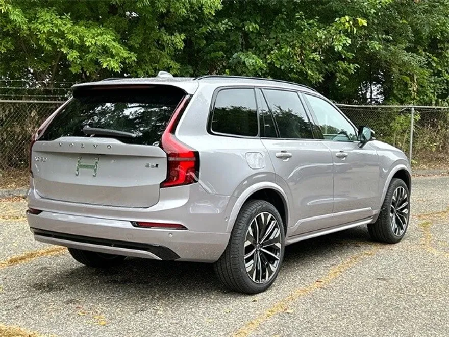 2026 Volvo XC90 photo 1