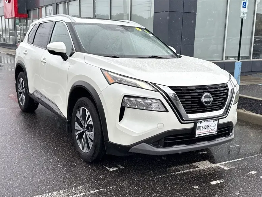 2022 Nissan Rogue SV photo 1