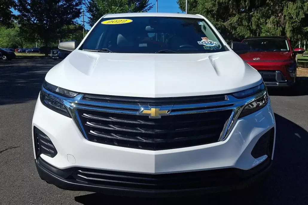 2022 Chevrolet Equinox LS photo 1