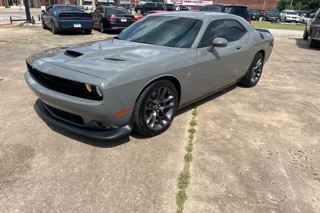 2023 Dodge Challenger R/T Scat Pack photo 1