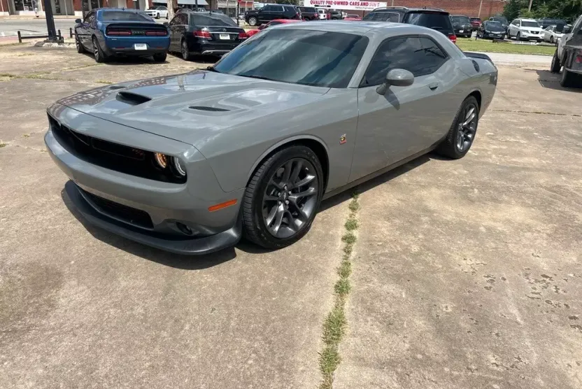 2023 Dodge Challenger R/T Scat Pack photo 1