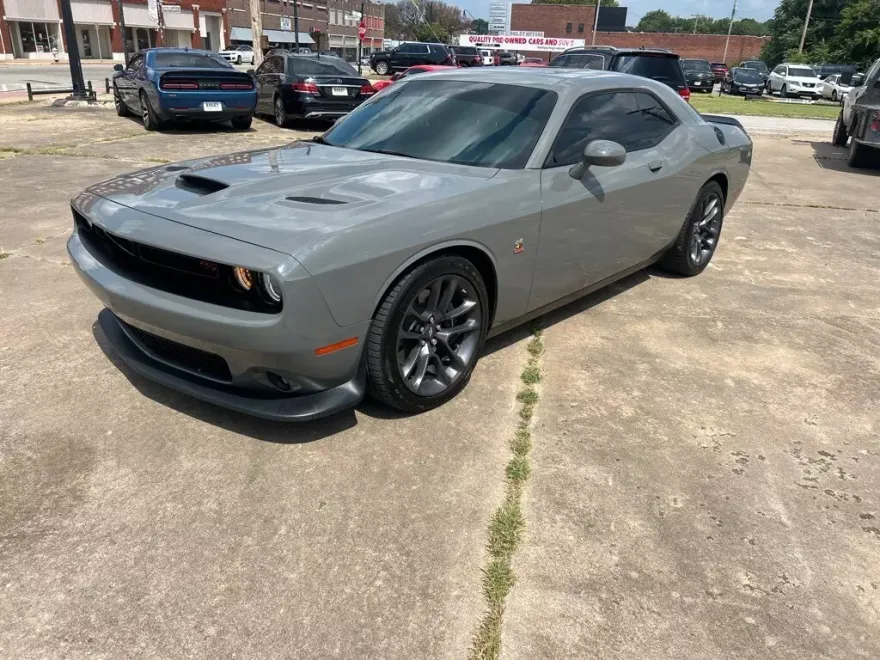 2023 Dodge Challenger R/T Scat Pack photo 1