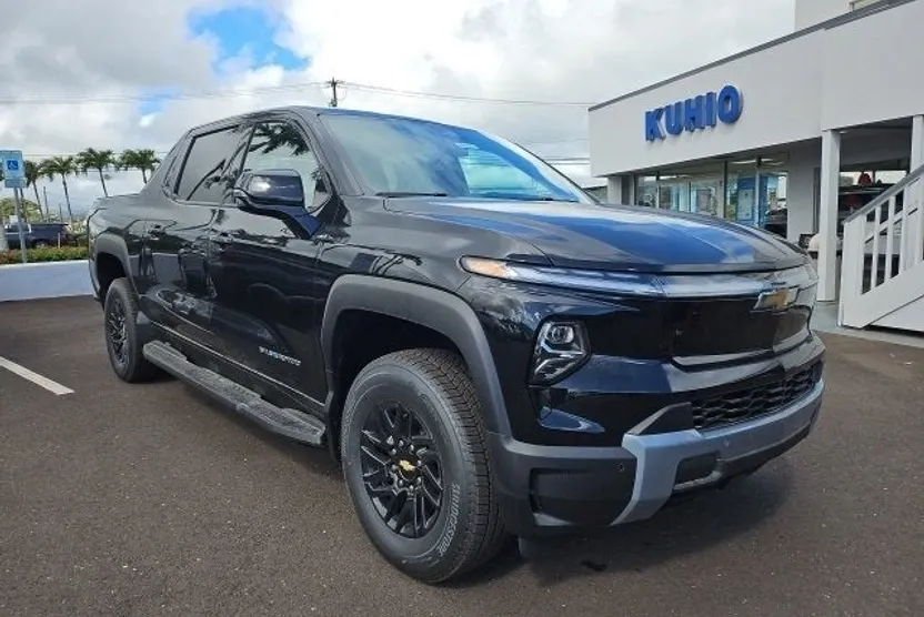2025 Chevrolet Silverado EV LT photo 1