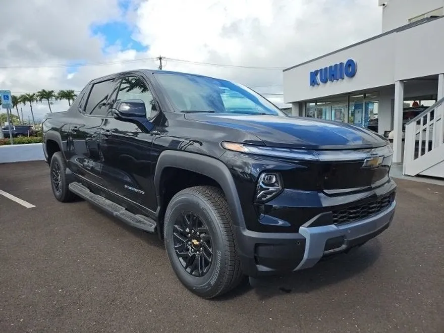 2025 Chevrolet Silverado EV LT photo 1