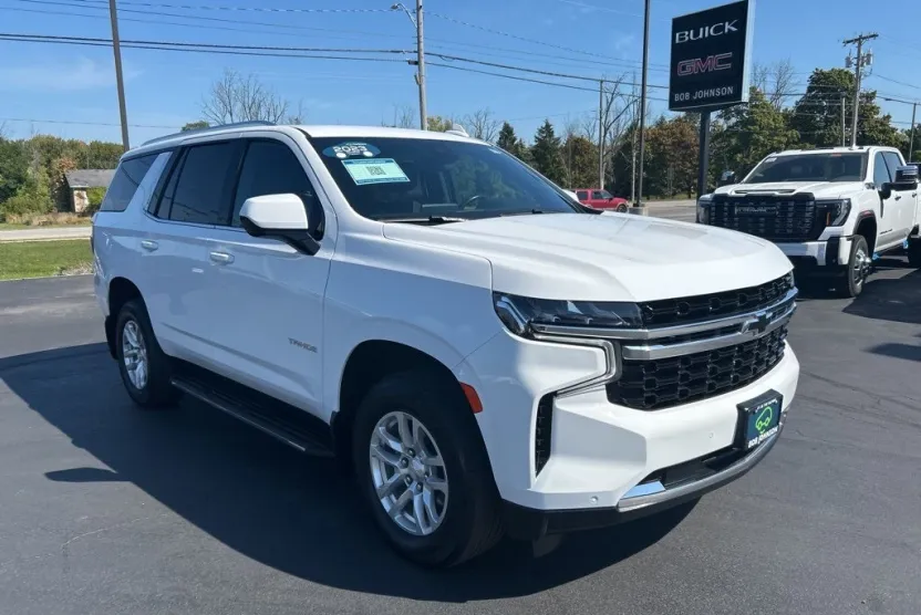 2023 Chevrolet Tahoe LS photo 1