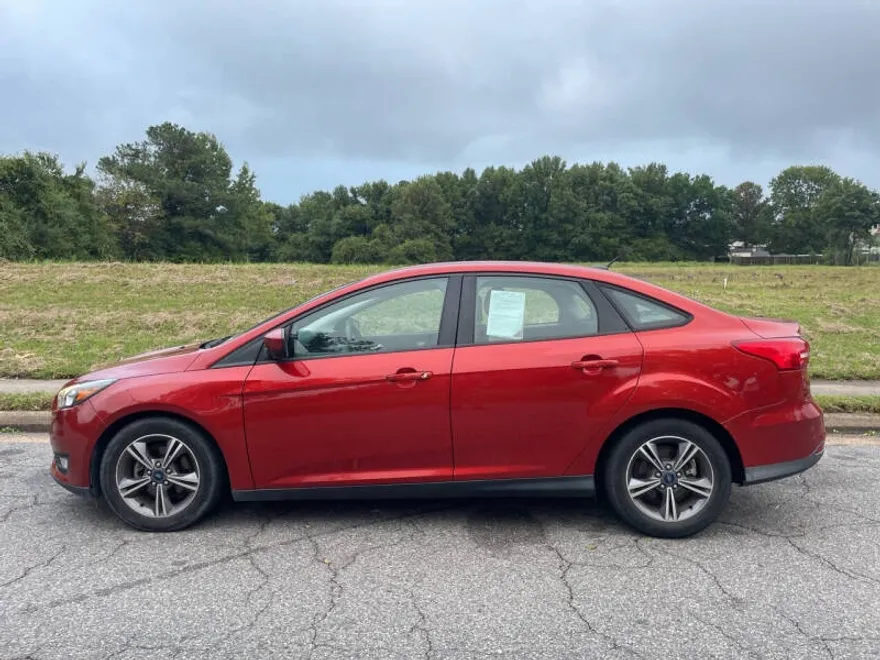 2018 Ford Focus SE photo 1
