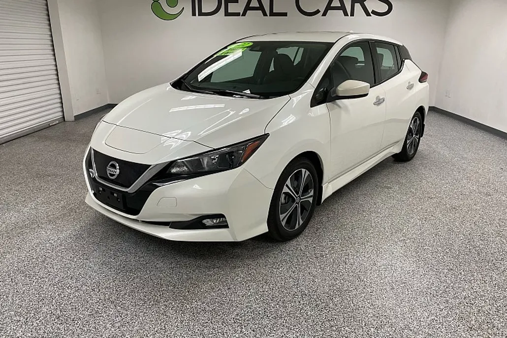 2022 Nissan Leaf SV photo 1