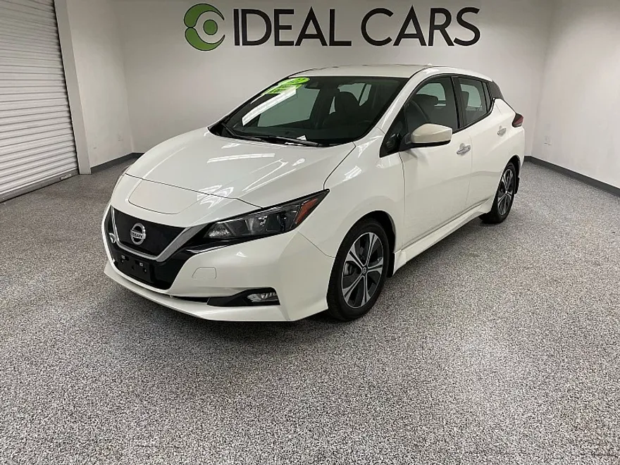 2022 Nissan Leaf SV photo 1