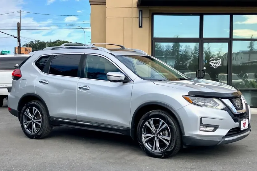 2017 Nissan Rogue SL photo 1