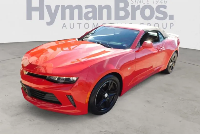 2017 Chevrolet Camaro 1LT photo 1