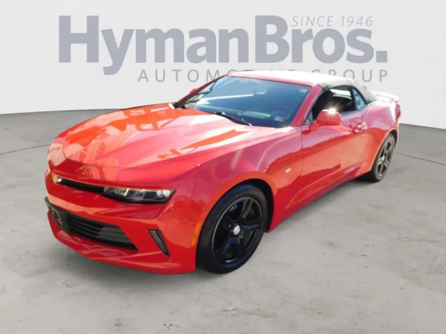 2017 Chevrolet Camaro 1LT photo 1