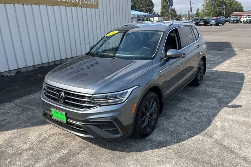 2022 Volkswagen Tiguan SE photo 1