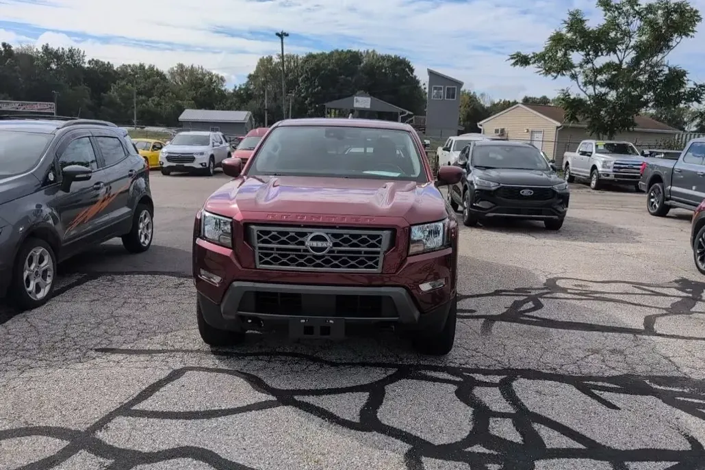 2023 Nissan Frontier SV photo 1