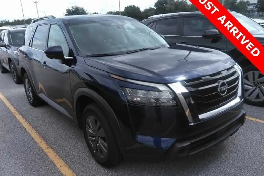 2025 Nissan Pathfinder SV photo 1