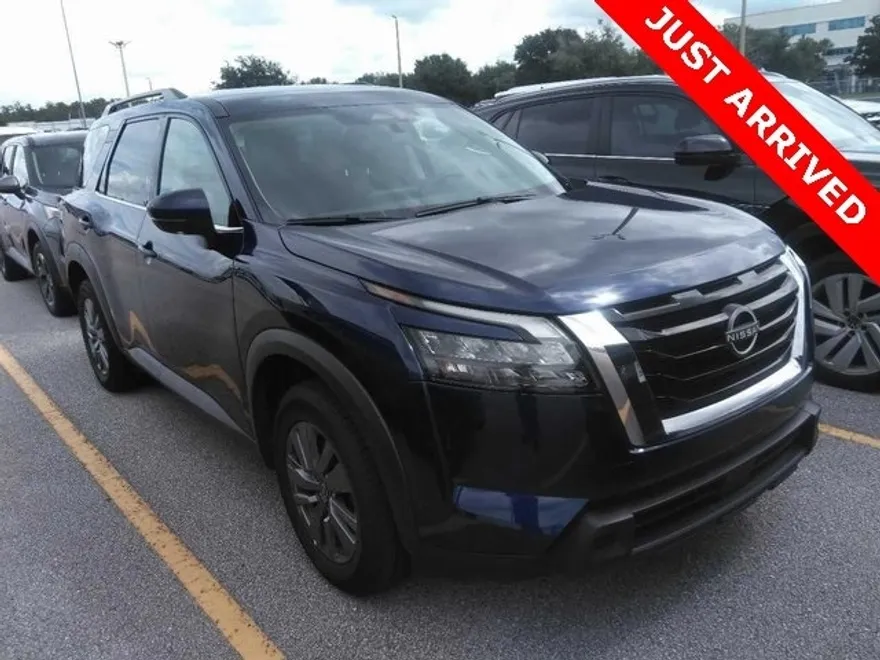 2025 Nissan Pathfinder SV photo 1